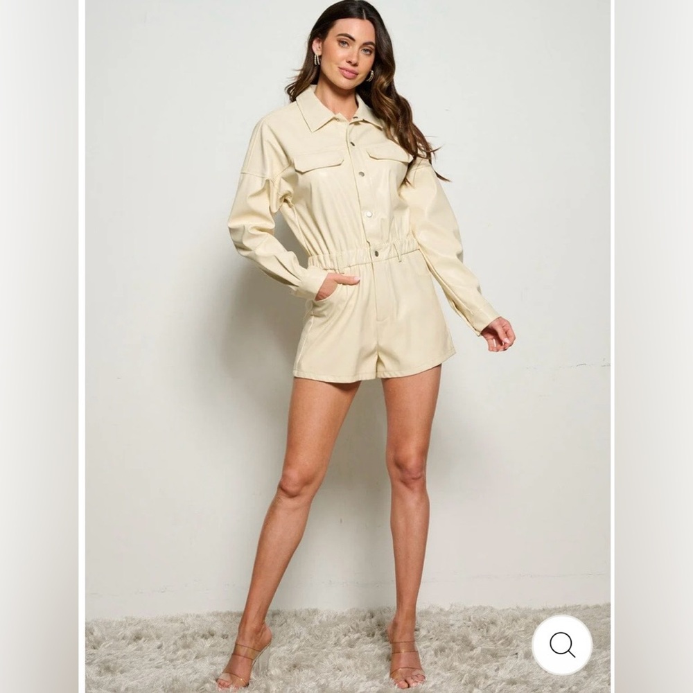 Idem ditto • Women’s Ivory Long Sleeve Button Up Pockets PU Leather Romper S NWT